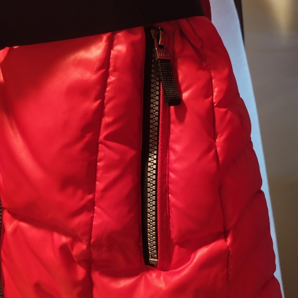 NWOT Marc New York Andew Marc Red Puffer Coyote Fur Hood Large - Picture 5 of 14